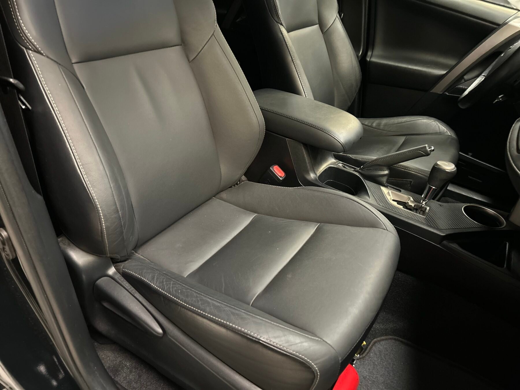 TOYOTA Rav4 2.2 D-4D Executive 