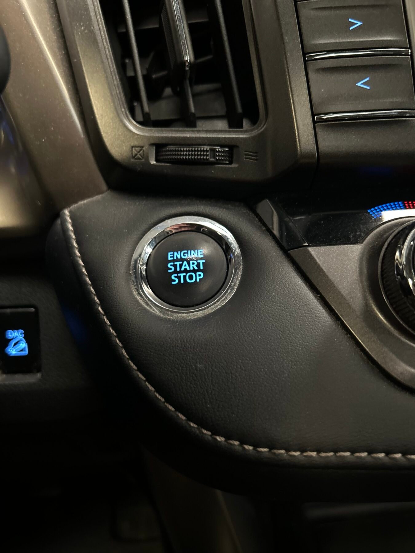 TOYOTA Rav4 2.2 D-4D Executive 