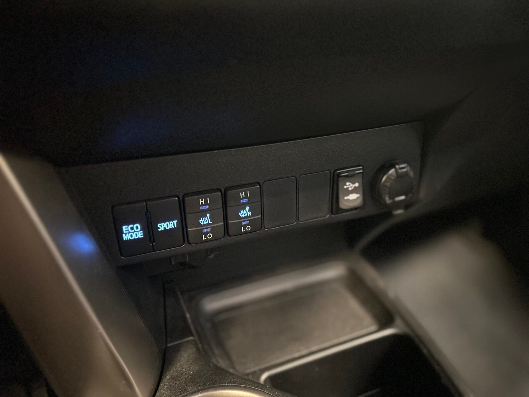 TOYOTA Rav4 2.2 D-4D Executive 