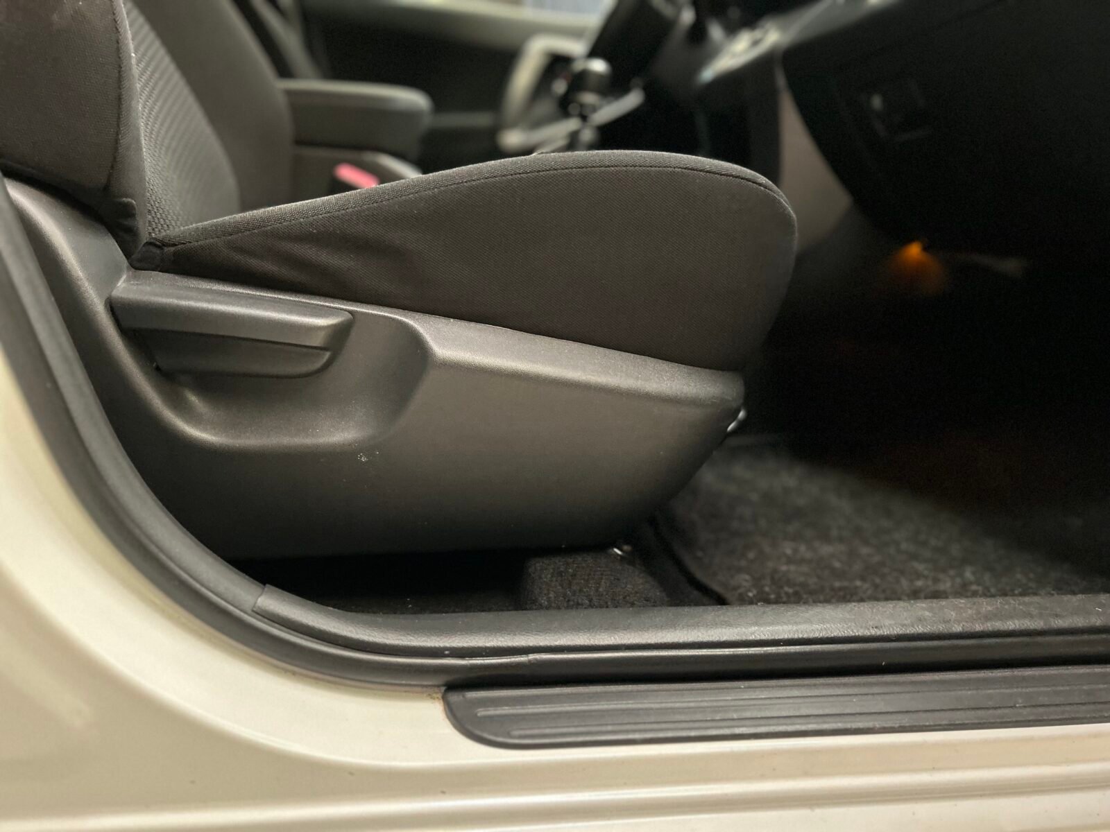 TOYOTA Rav4 2.2 D-4-D Active 