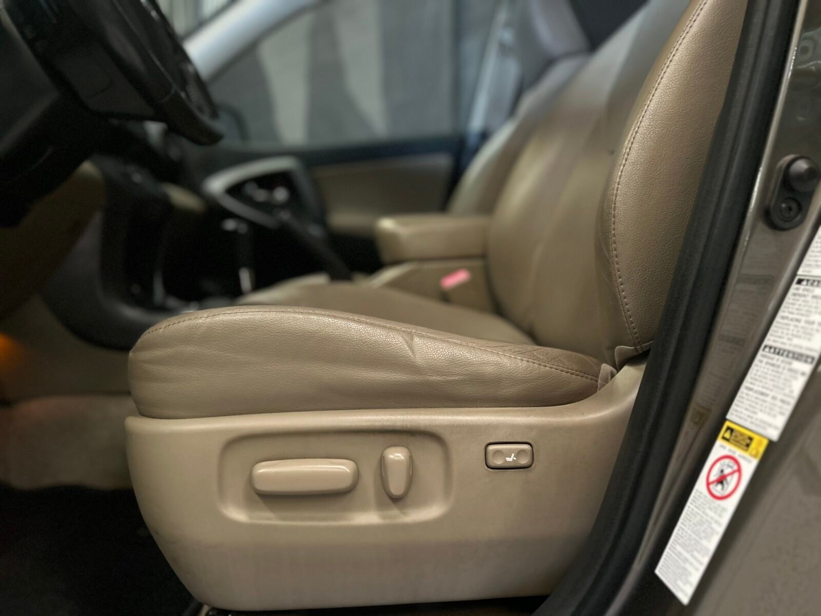 TOYOTA Rav4 2.2 D4D Executive 4x4