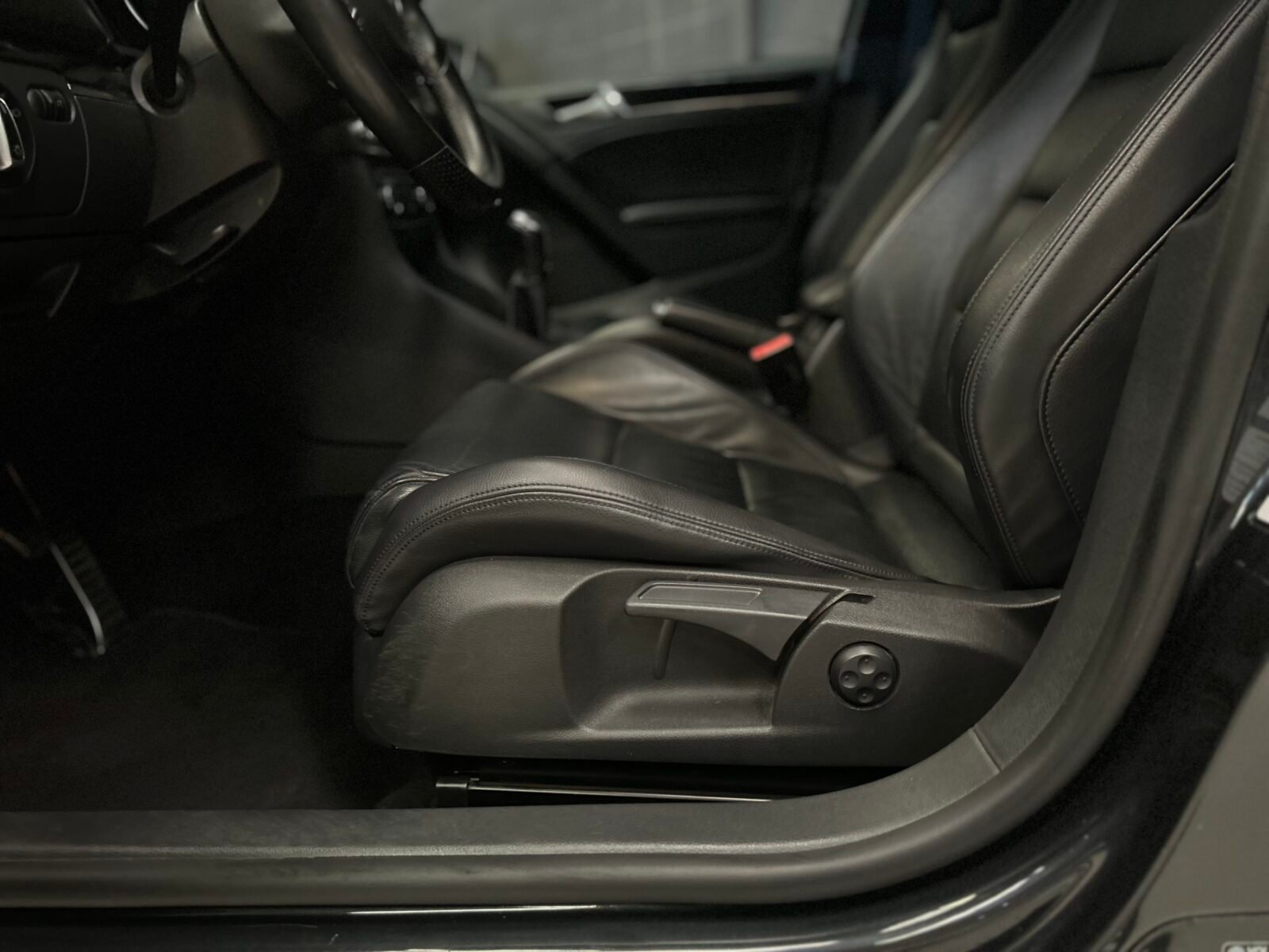 VOLKSWAGEN Golf VI 2.0 TDI GTD