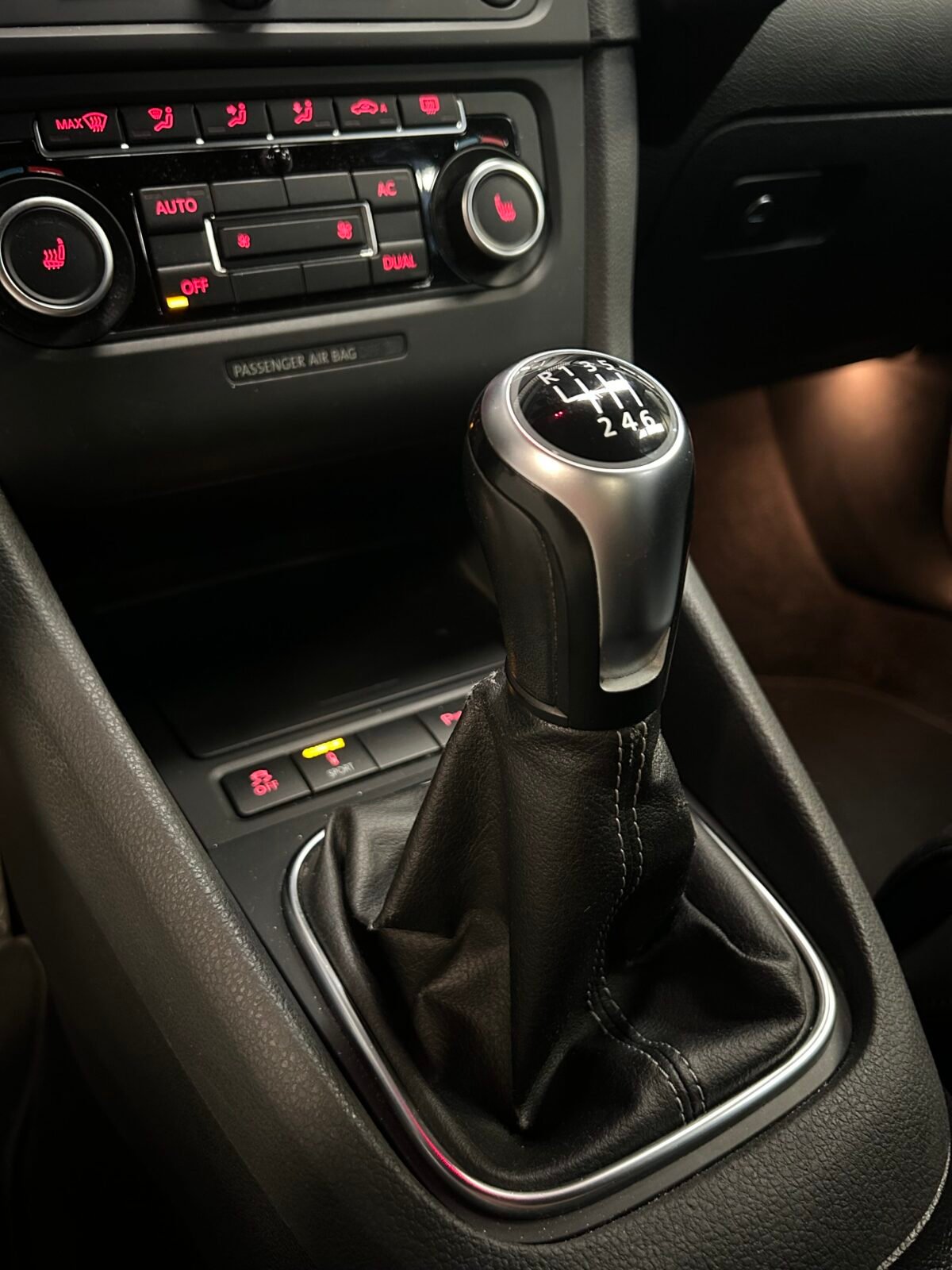 VOLKSWAGEN Golf VI 2.0 TDI GTD