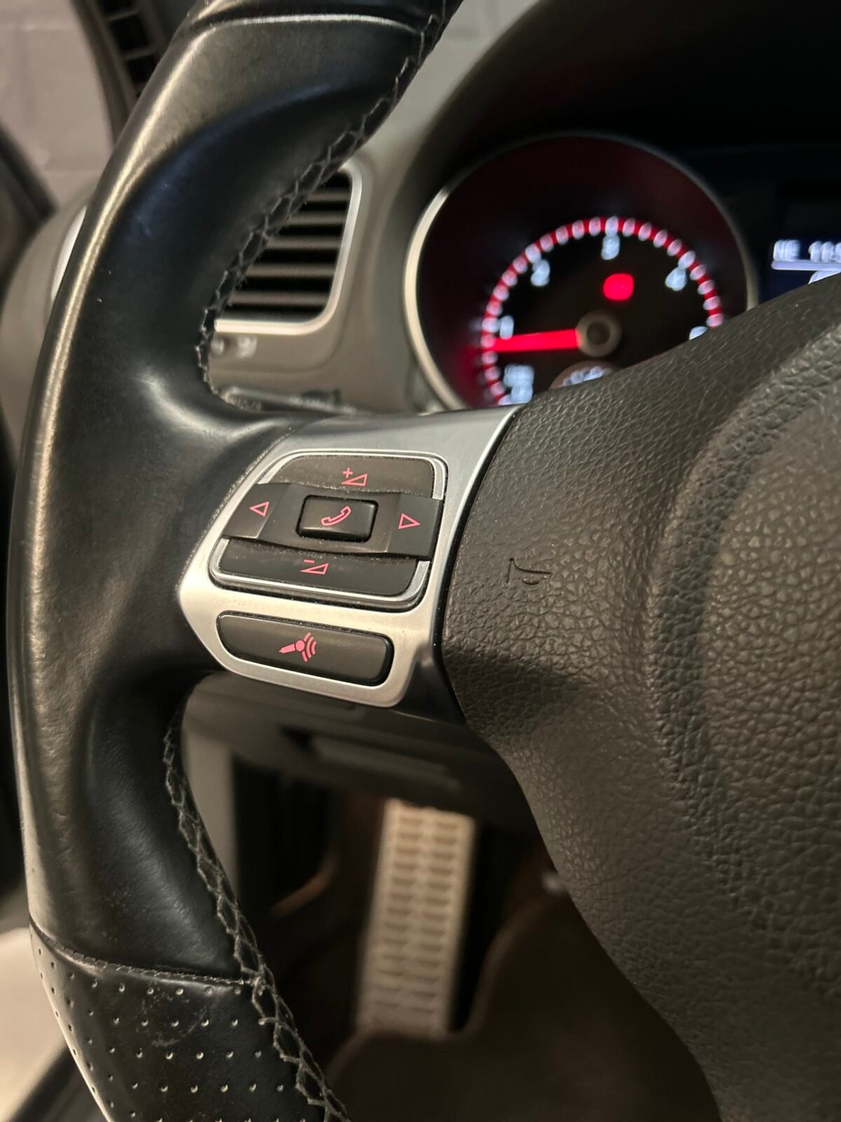 VOLKSWAGEN Golf VI 2.0 TDI GTD