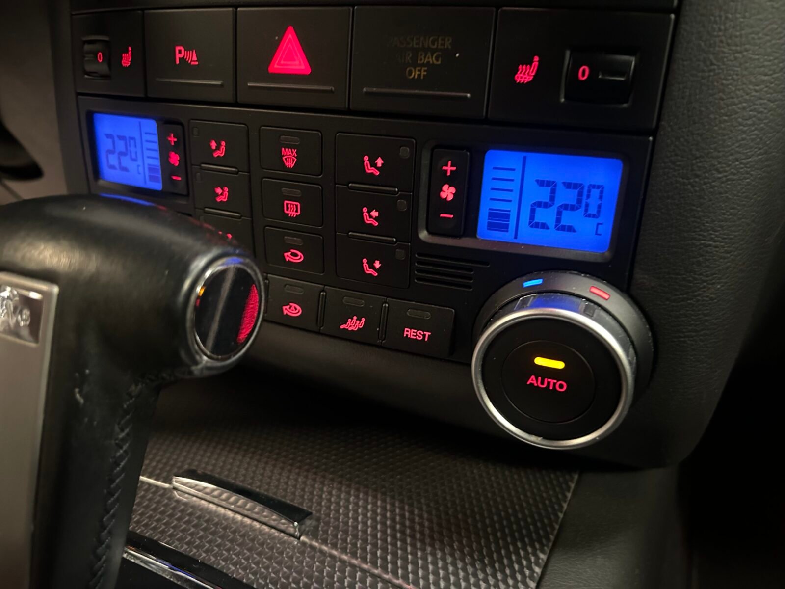 VOLKSWAGEN Touareg 3.0 V6