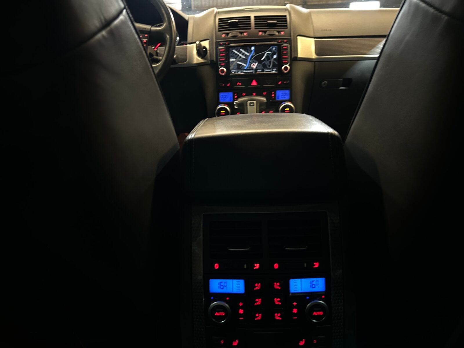 VOLKSWAGEN Touareg 3.0 V6