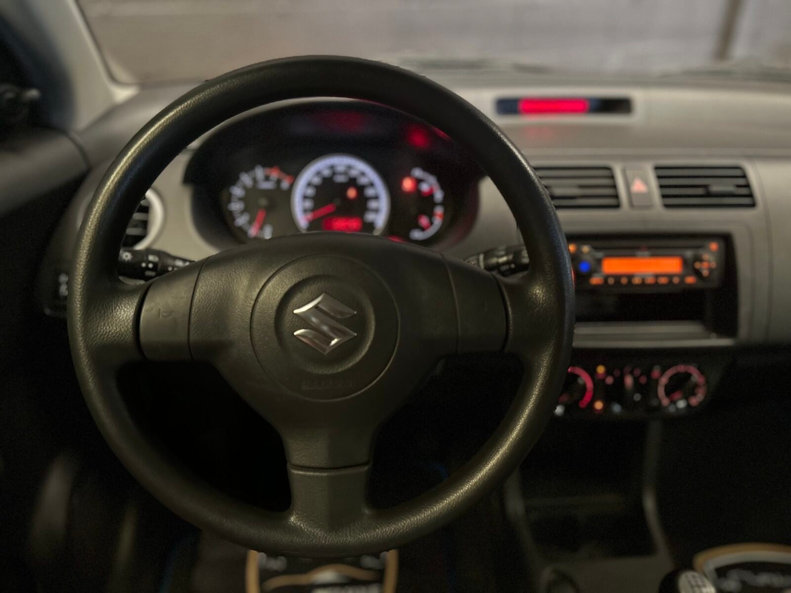 SUZUKI Swift 1.3