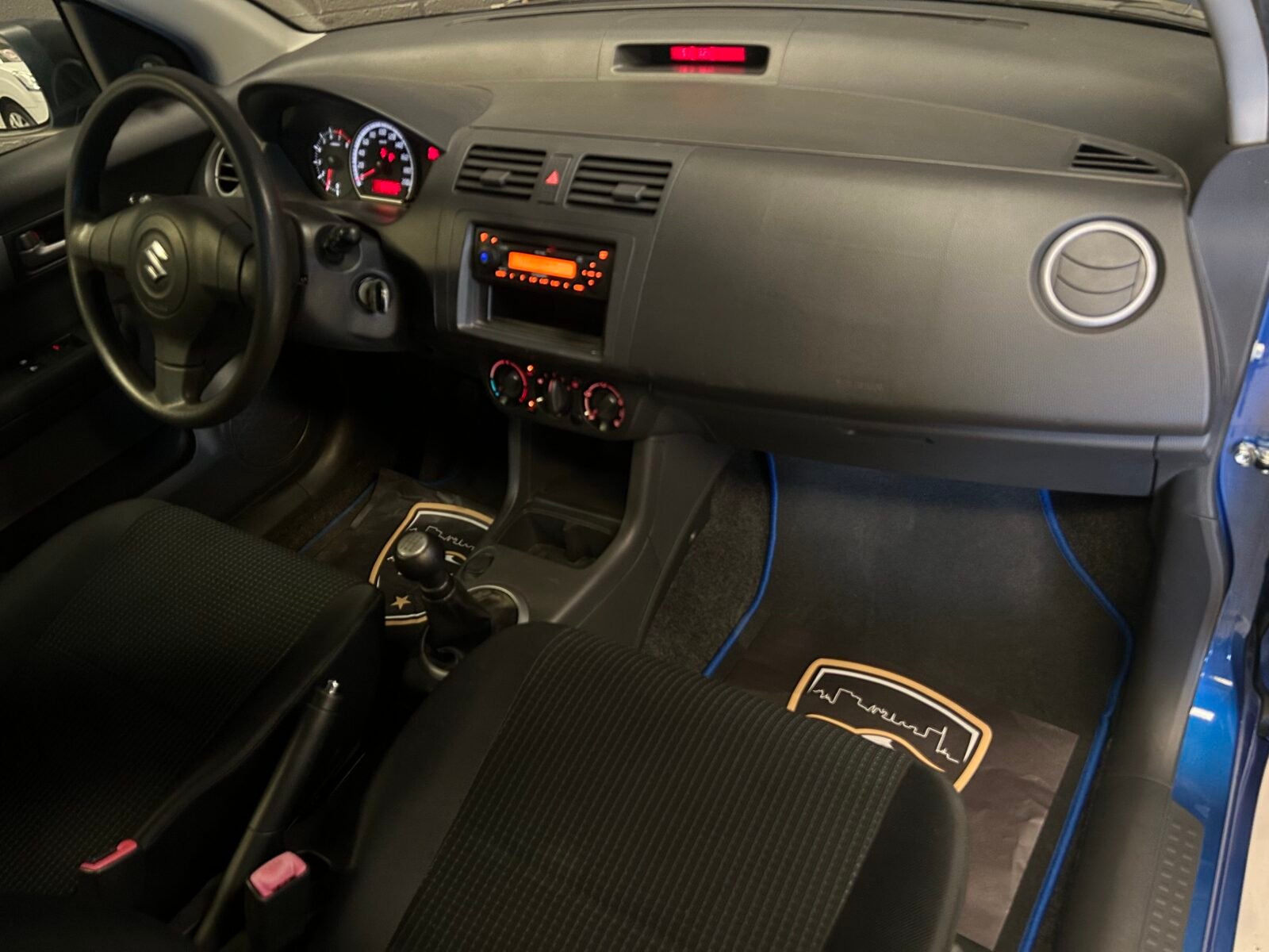 SUZUKI Swift 1.3
