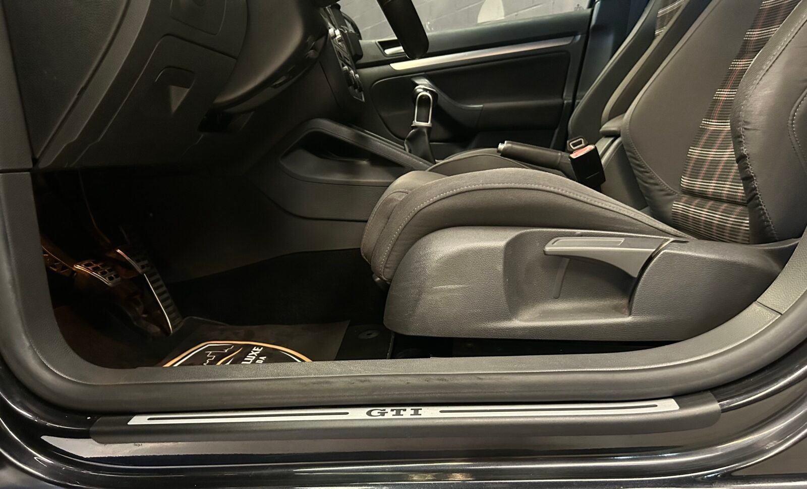 VOLKSWAGEN Golf V 2.0 TFSI GTI