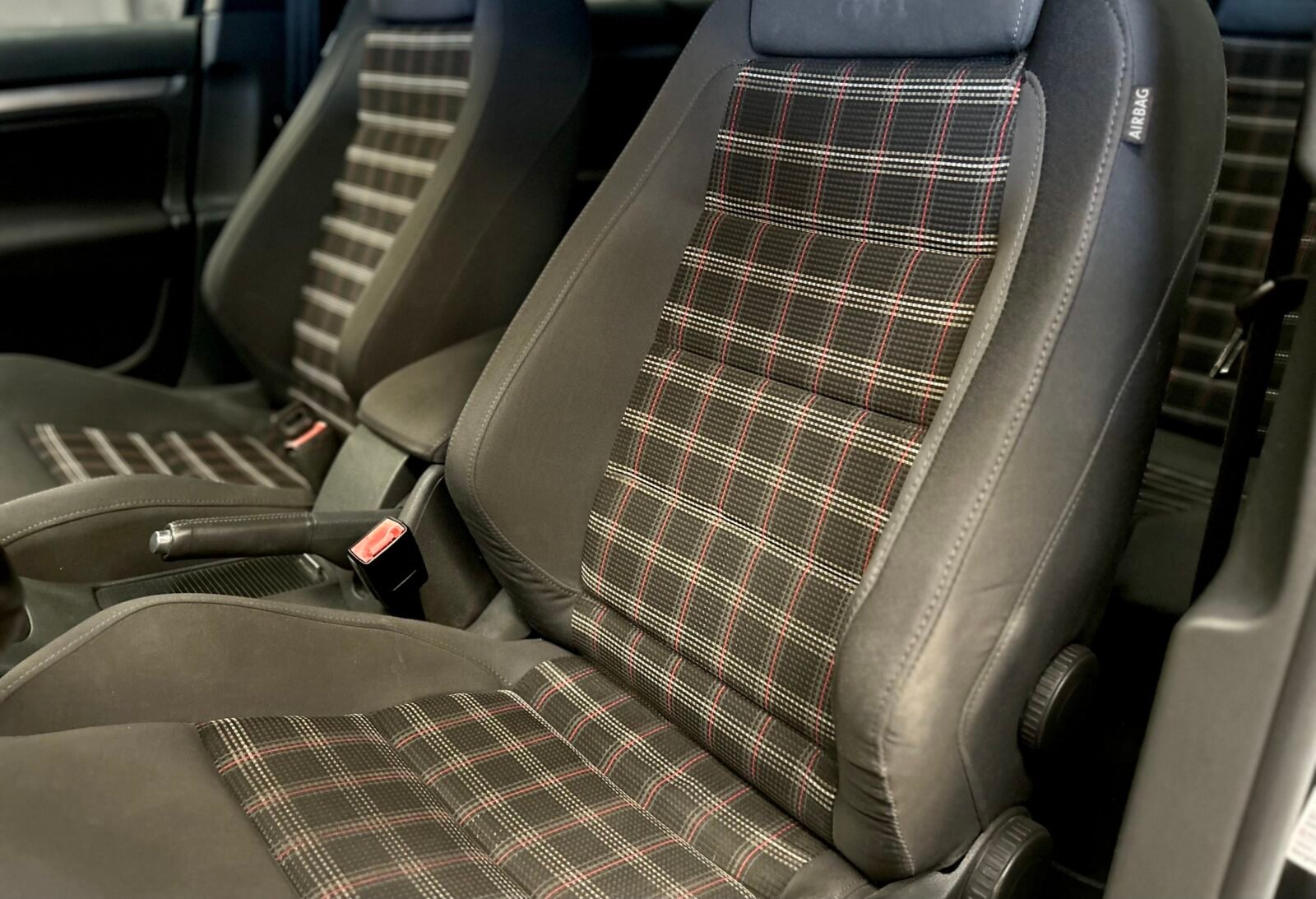 VOLKSWAGEN Golf V 2.0 TFSI GTI