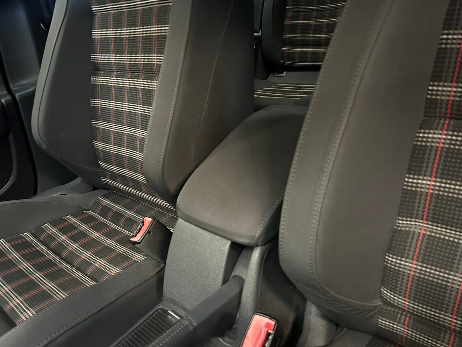 VOLKSWAGEN Golf V 2.0 TFSI GTI