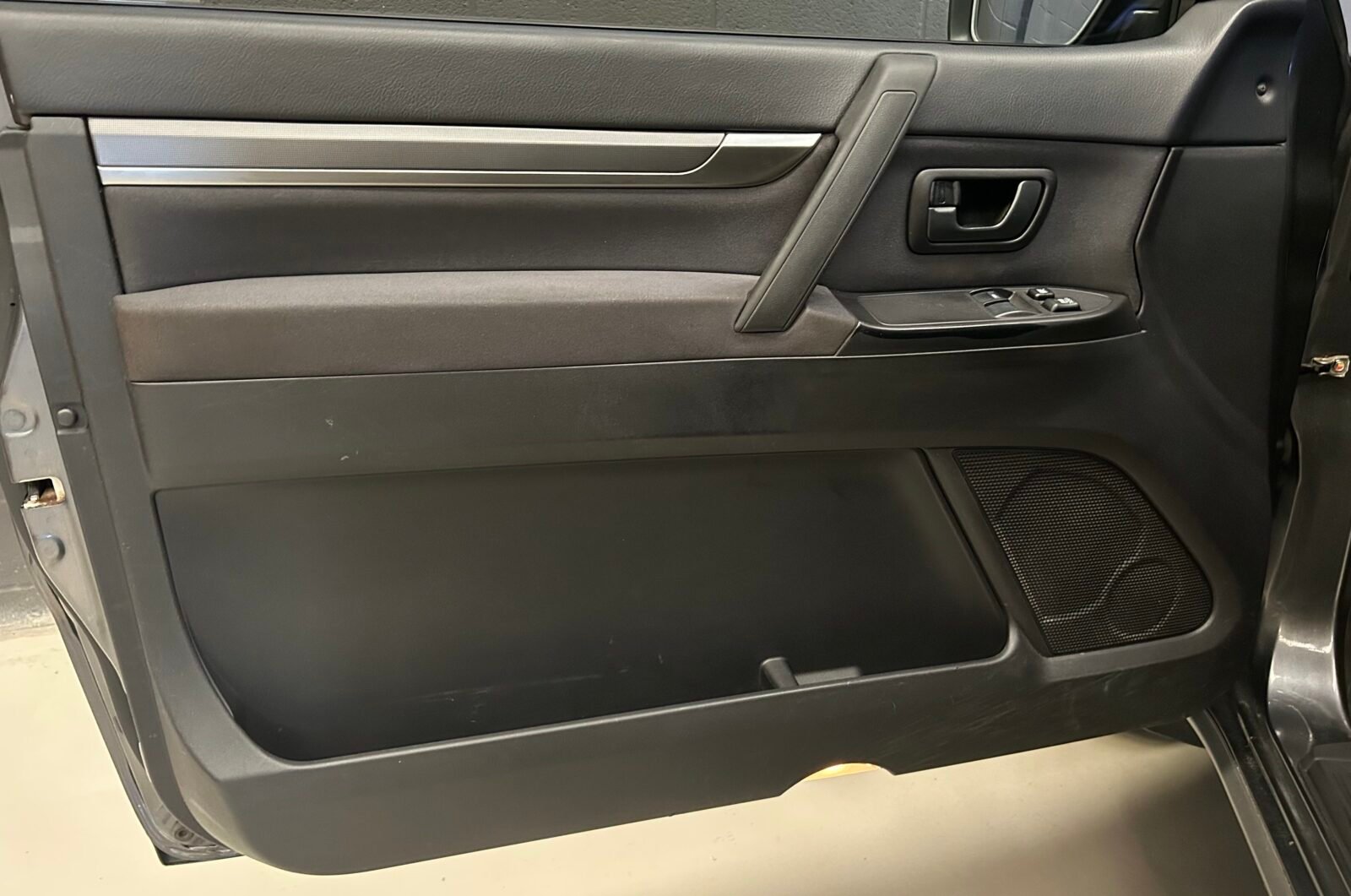 MITSUBISHI Montero 3.2 DI-D SPIRIT